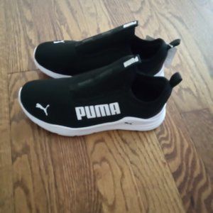 Boys Size 3 Black and White Sneakers